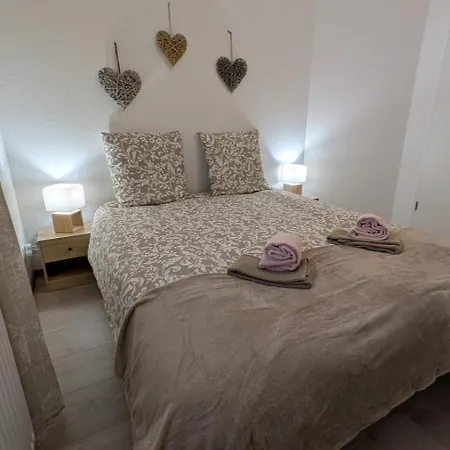 2 Apparts, Familles & Pros Apartamento